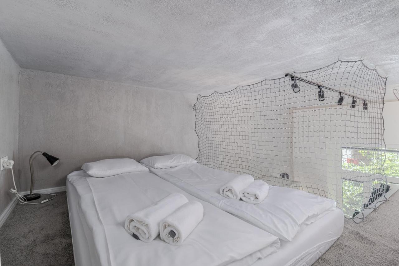 Parkside Fresh Apartments - Old Town Guesthouse - By Upstairs Krakow Exterior photo